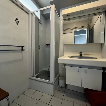 3 Pieces Face Avec Terrasse Et Garage - D'olonne - Fr-1-197-388 * Ле-Сабль-д’Олон