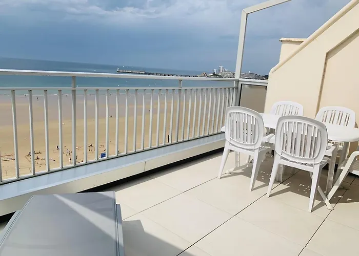 3 Pieces Face Avec Terrasse Et Garage - D'olonne - Fr-1-197-388