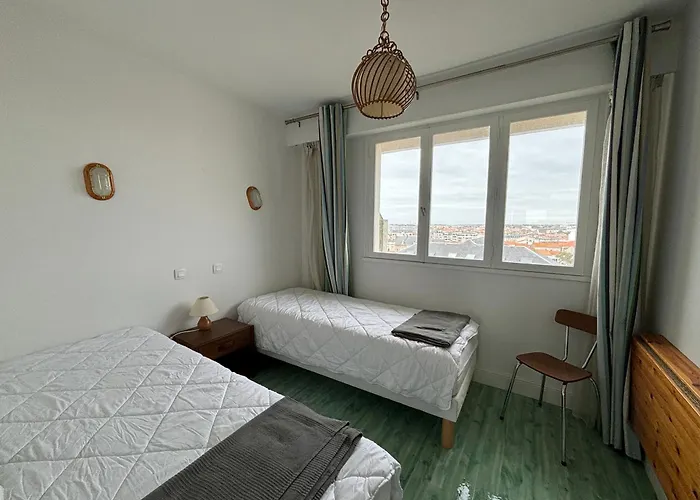 3 Pieces Face Avec Terrasse Et Garage - D'olonne - Fr-1-197-388 *